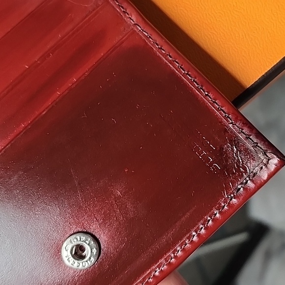 Burberry bi fold red wallet - Picture 5 of 9